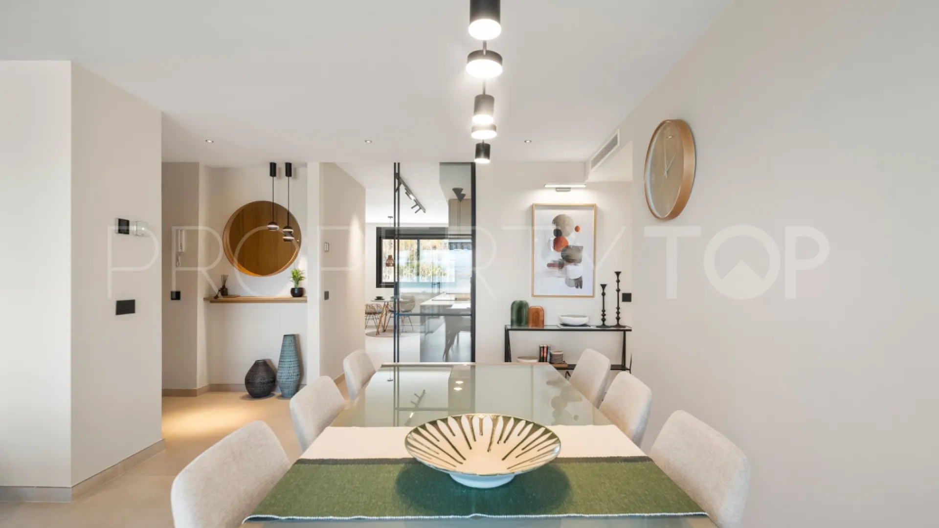 Nueva Andalucia apartment for sale