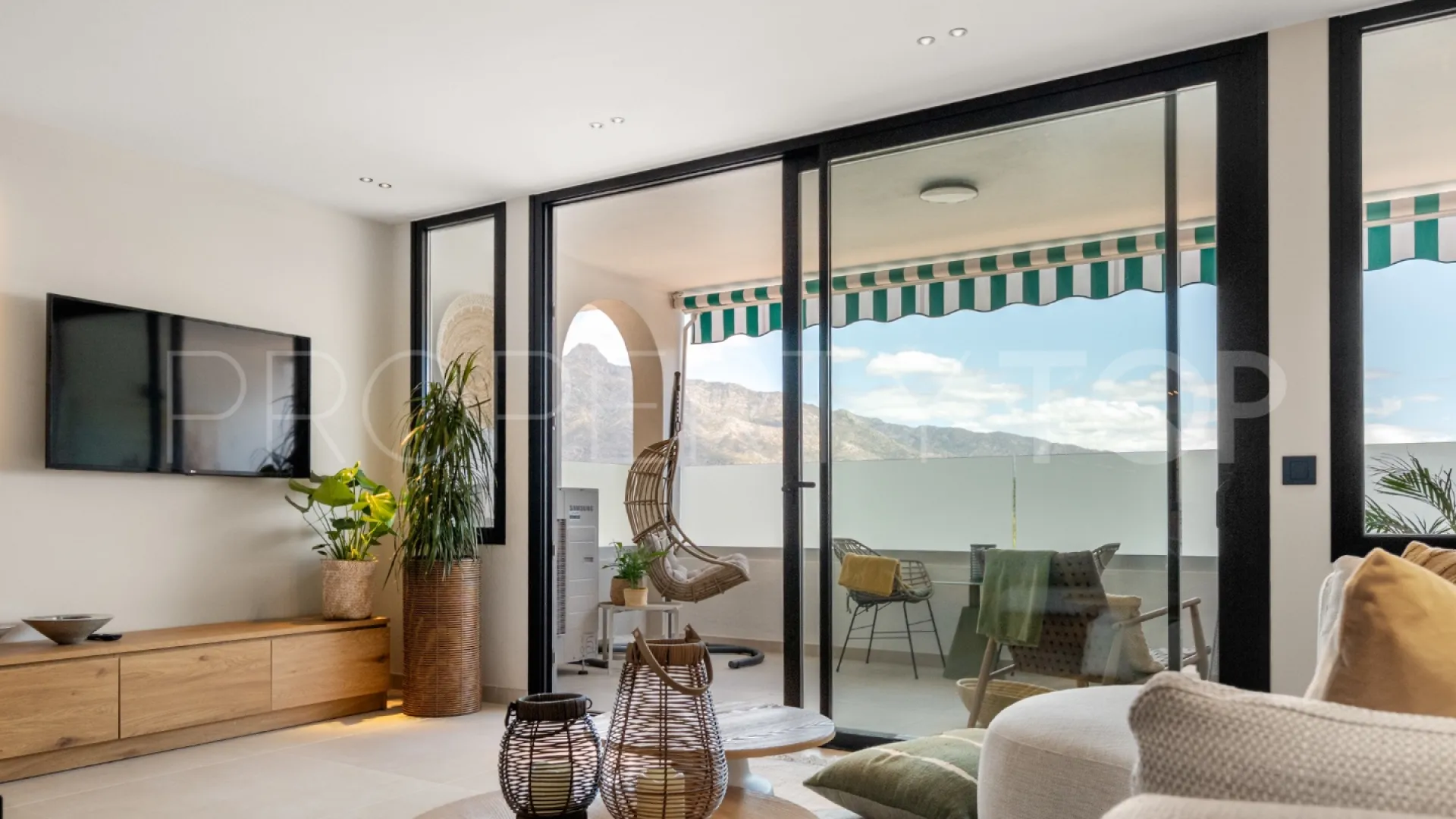 Nueva Andalucia apartment for sale