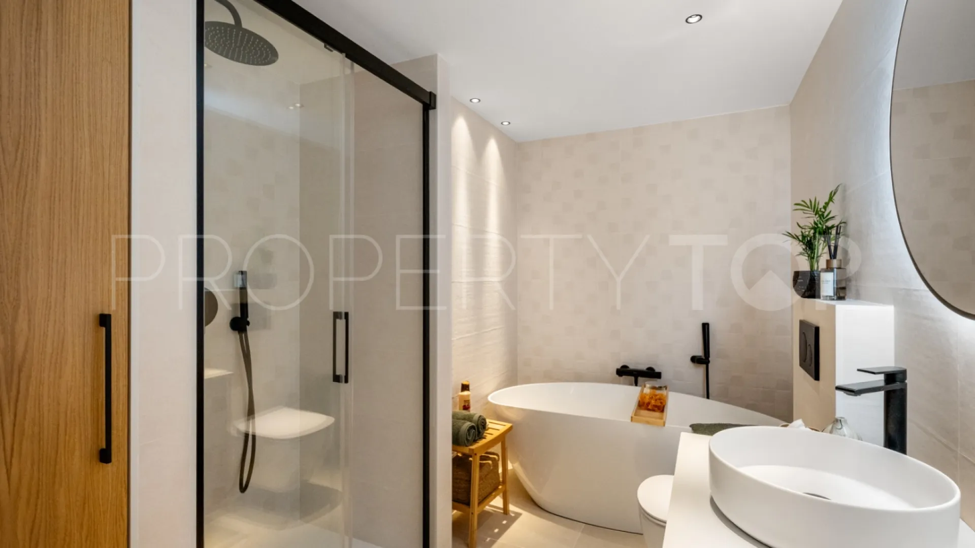 Nueva Andalucia apartment for sale