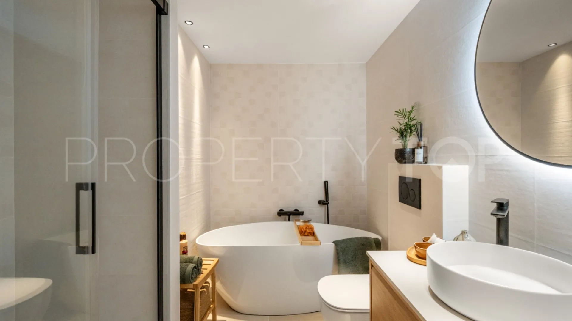 Nueva Andalucia apartment for sale