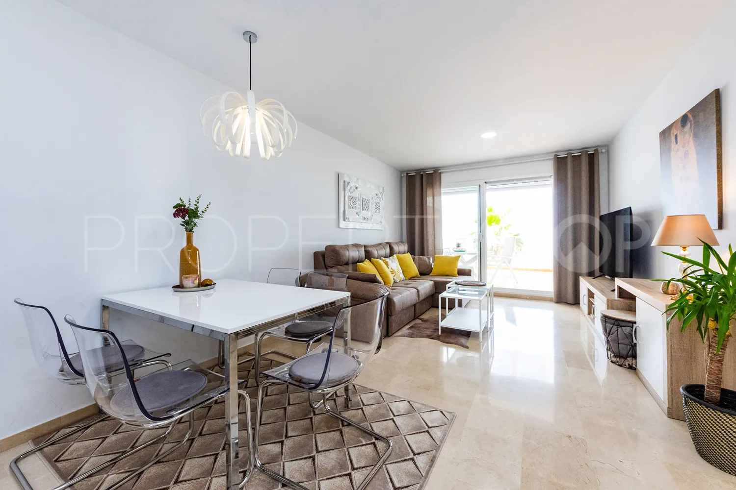 For sale 2 bedrooms apartment in Benalmadena Pueblo