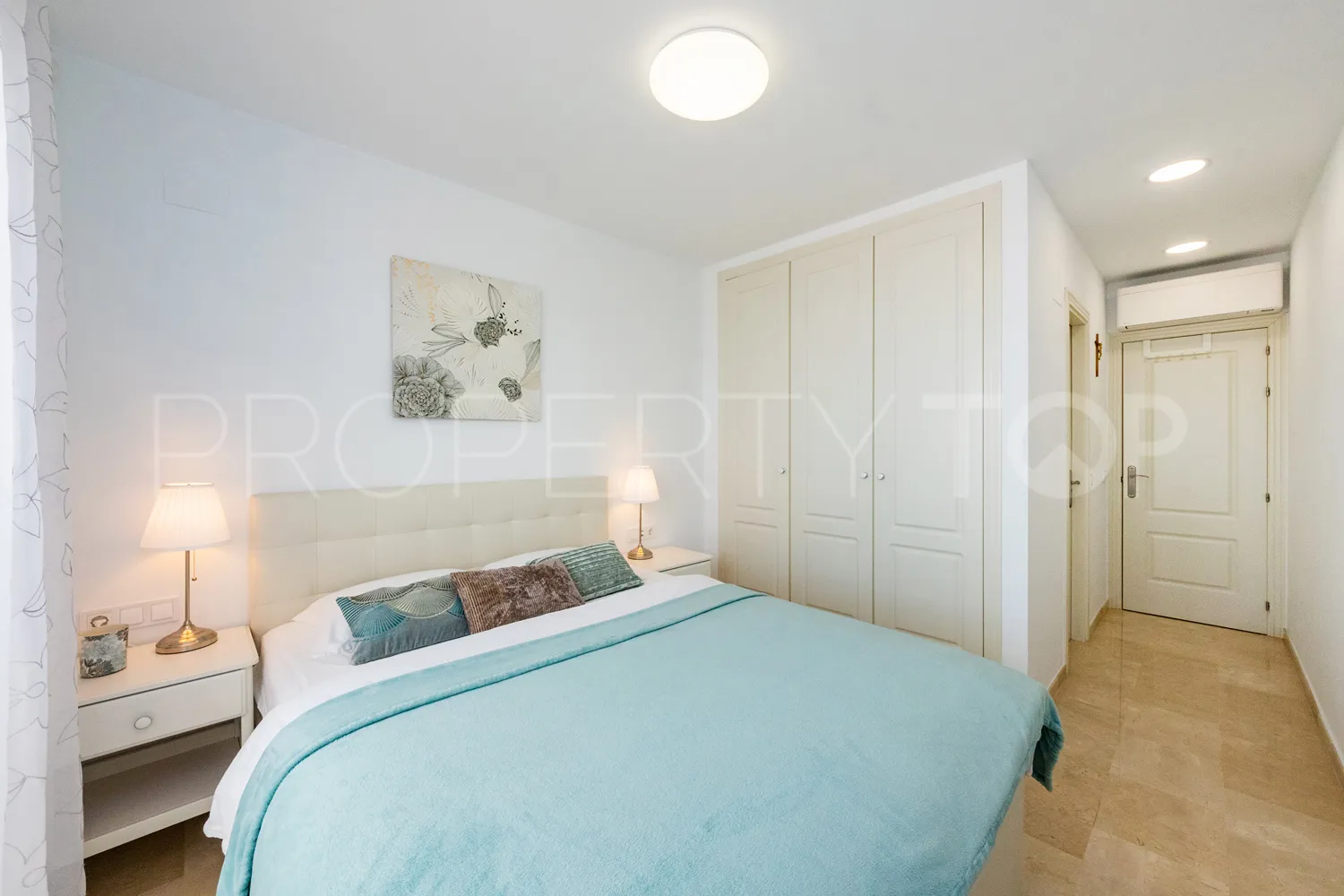 For sale 2 bedrooms apartment in Benalmadena Pueblo