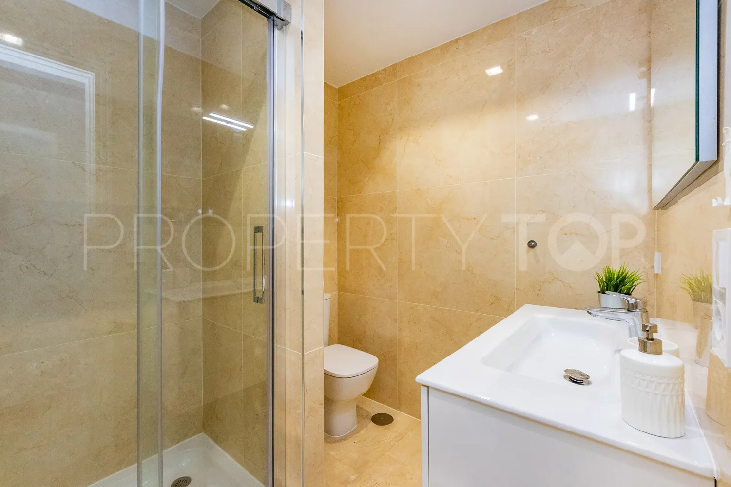 For sale 2 bedrooms apartment in Benalmadena Pueblo