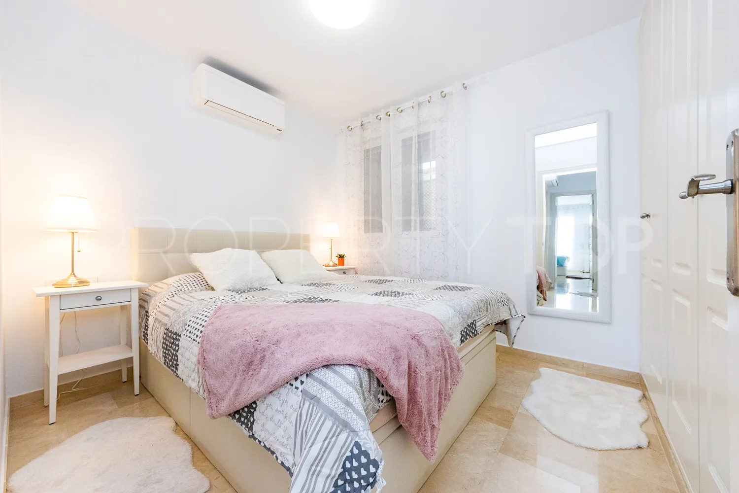 For sale 2 bedrooms apartment in Benalmadena Pueblo