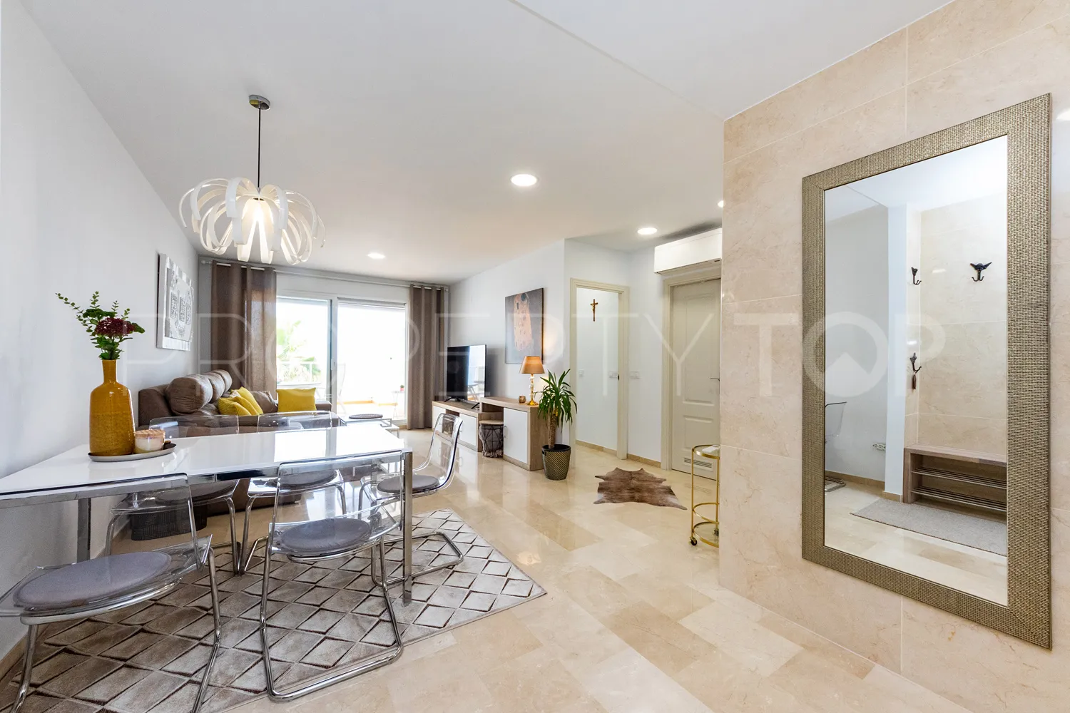 For sale 2 bedrooms apartment in Benalmadena Pueblo