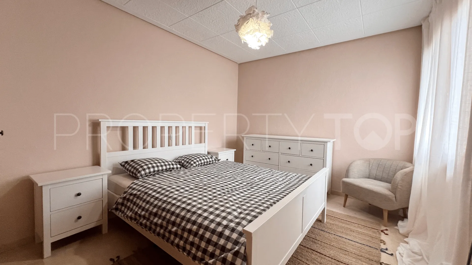 Nueva Andalucia ground floor apartment for sale