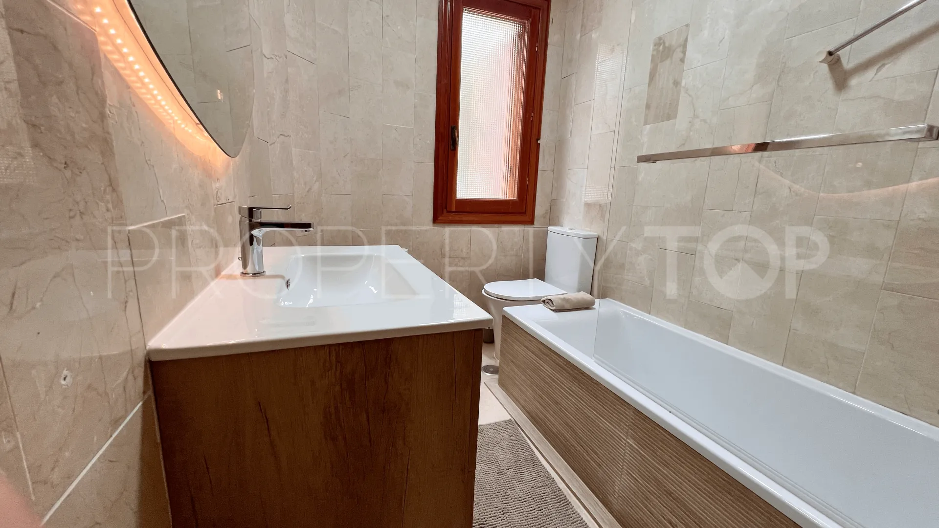 Nueva Andalucia ground floor apartment for sale