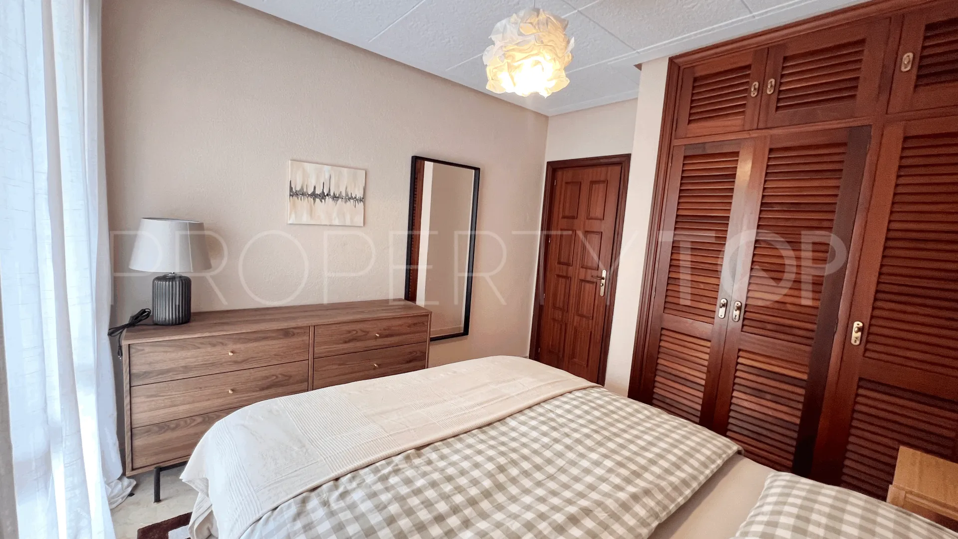 Nueva Andalucia ground floor apartment for sale