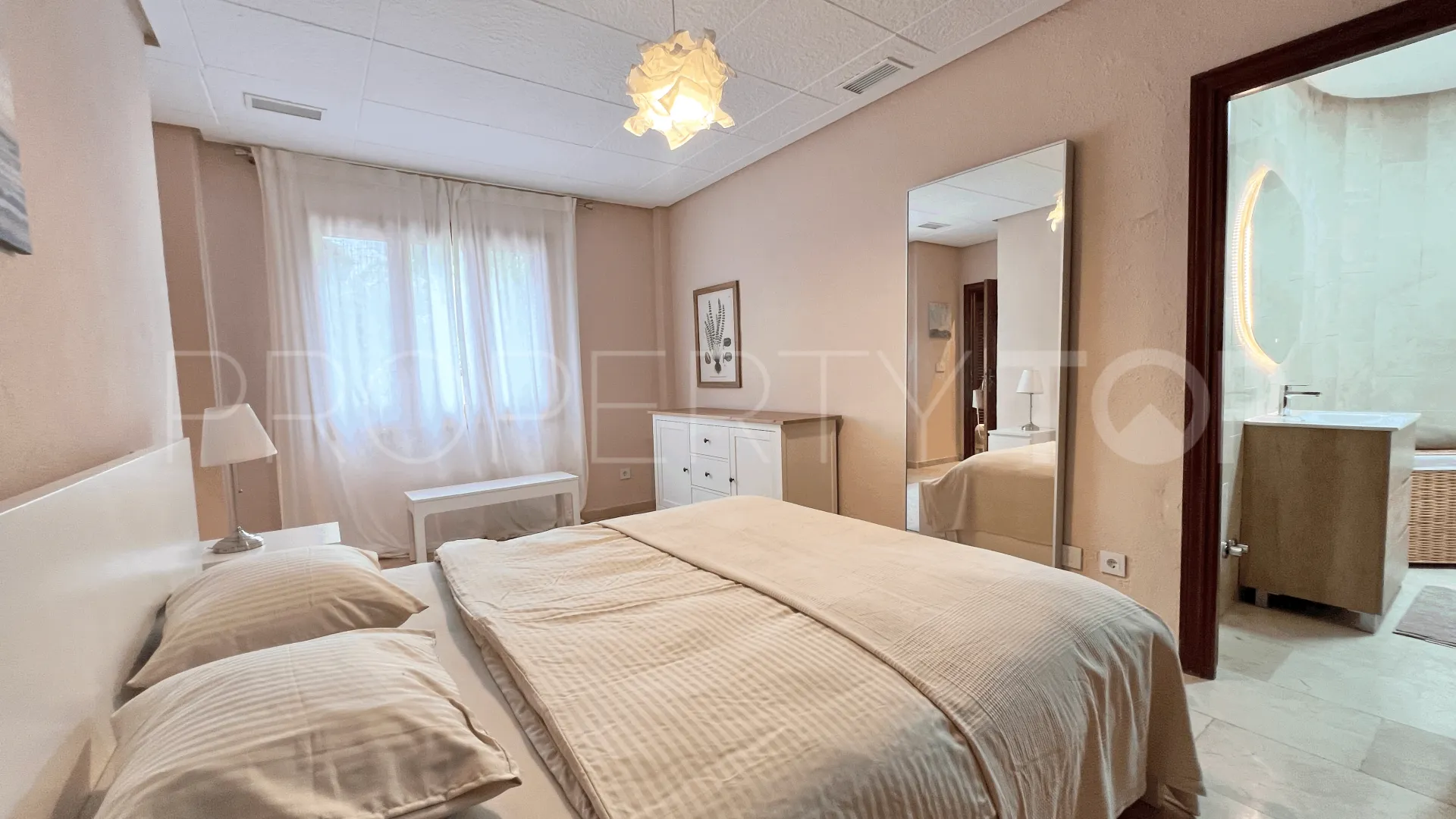 Nueva Andalucia ground floor apartment for sale