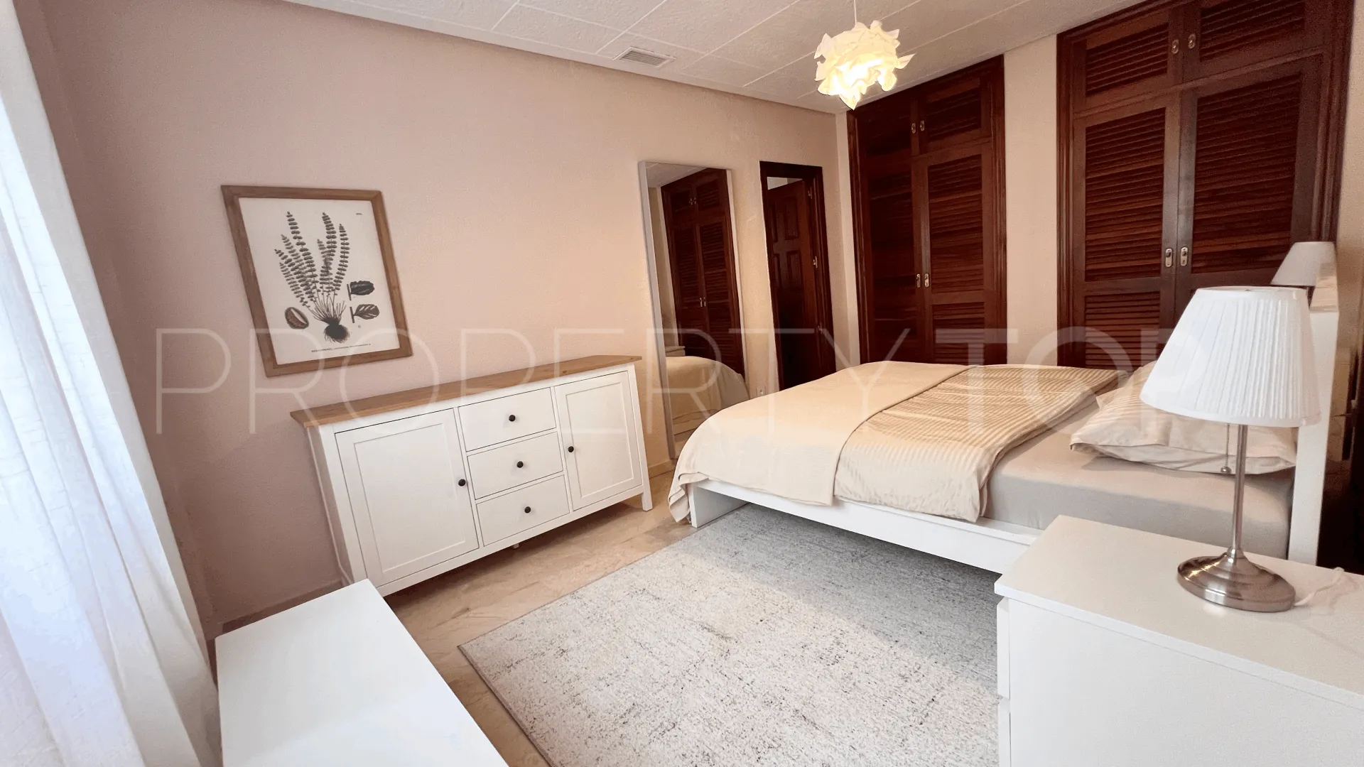 Nueva Andalucia ground floor apartment for sale