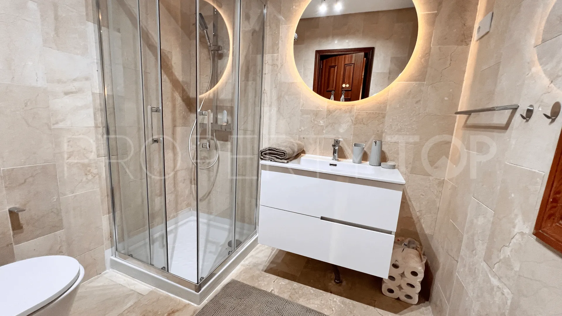 Nueva Andalucia ground floor apartment for sale