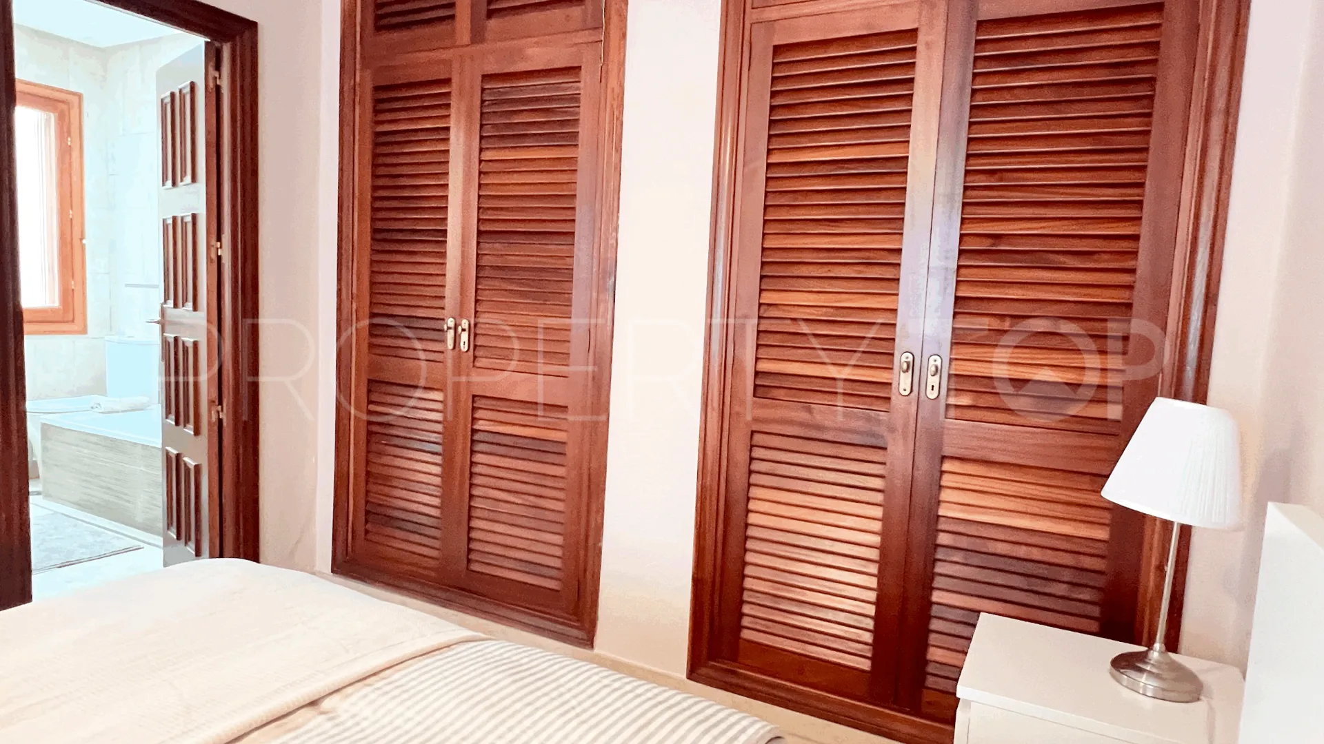 Nueva Andalucia ground floor apartment for sale