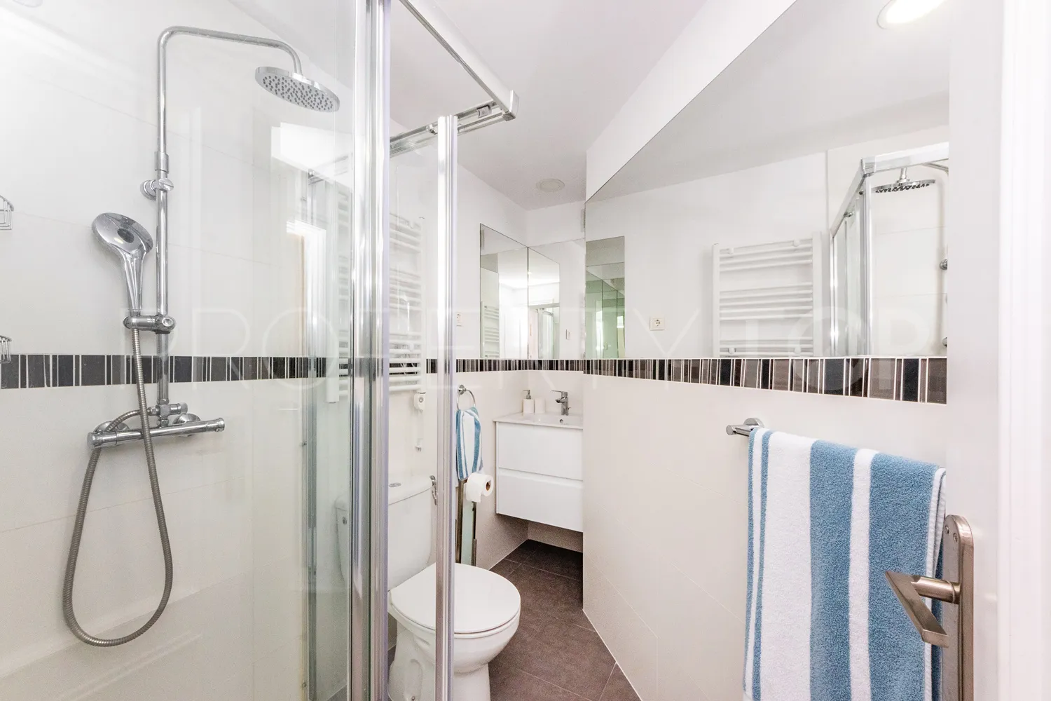 Buy apartment with 3 bedrooms in Fuengirola