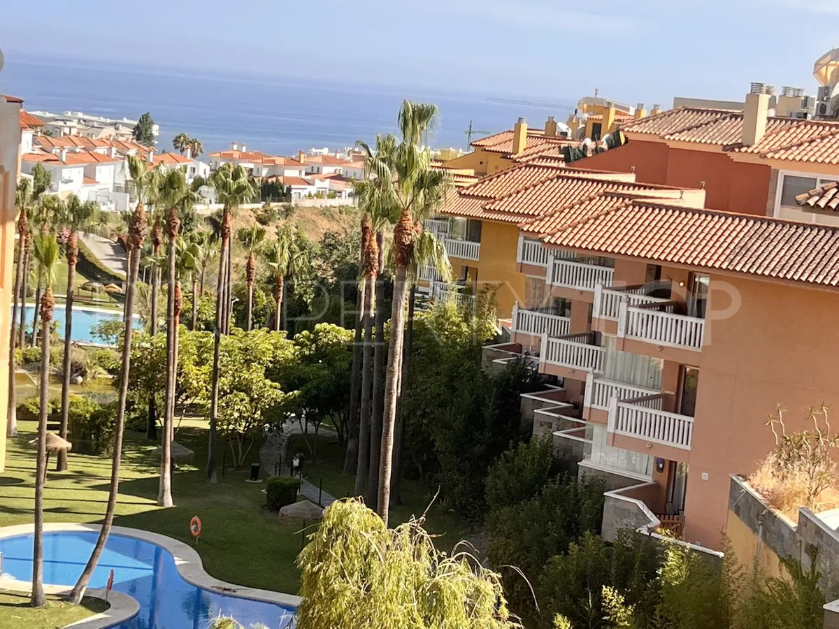 Buy apartment with 3 bedrooms in Fuengirola