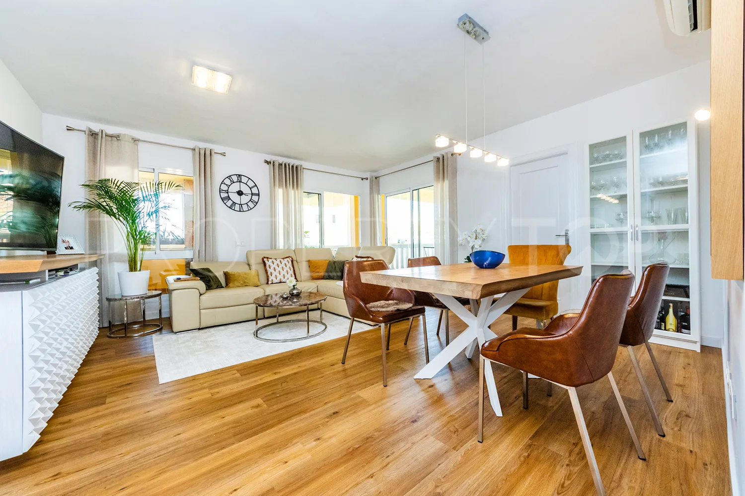 Buy apartment with 3 bedrooms in Fuengirola