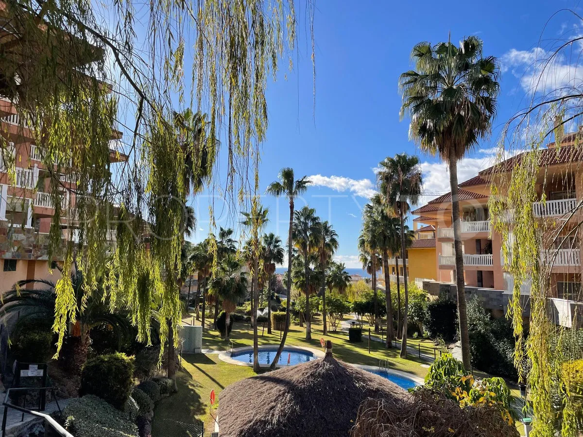 Buy apartment with 3 bedrooms in Fuengirola