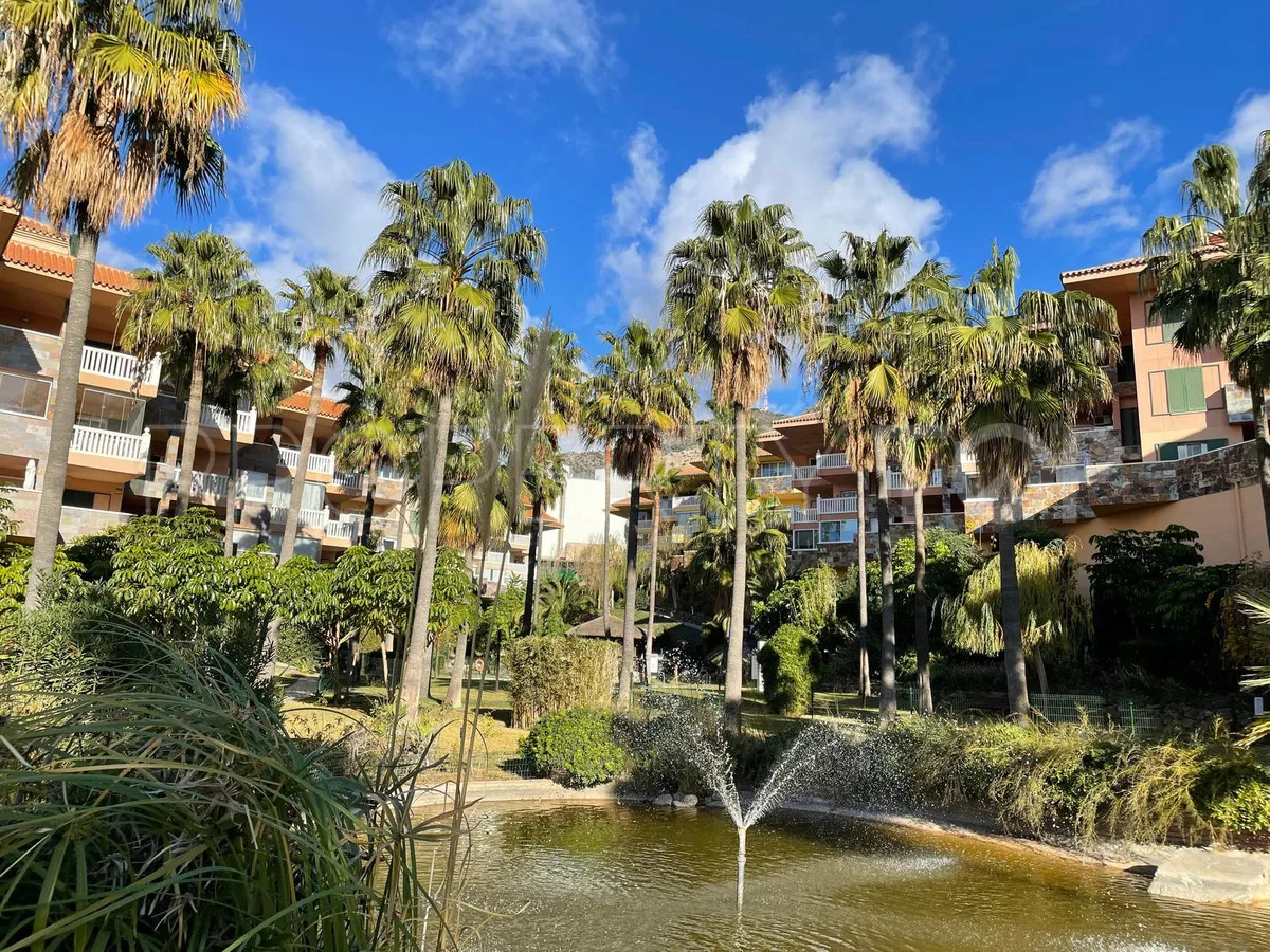 Buy apartment with 3 bedrooms in Fuengirola