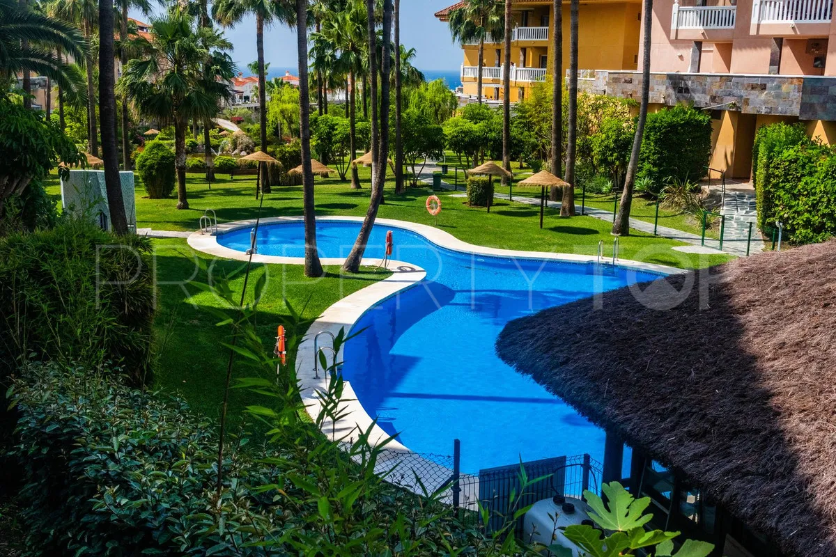 Buy apartment with 3 bedrooms in Fuengirola