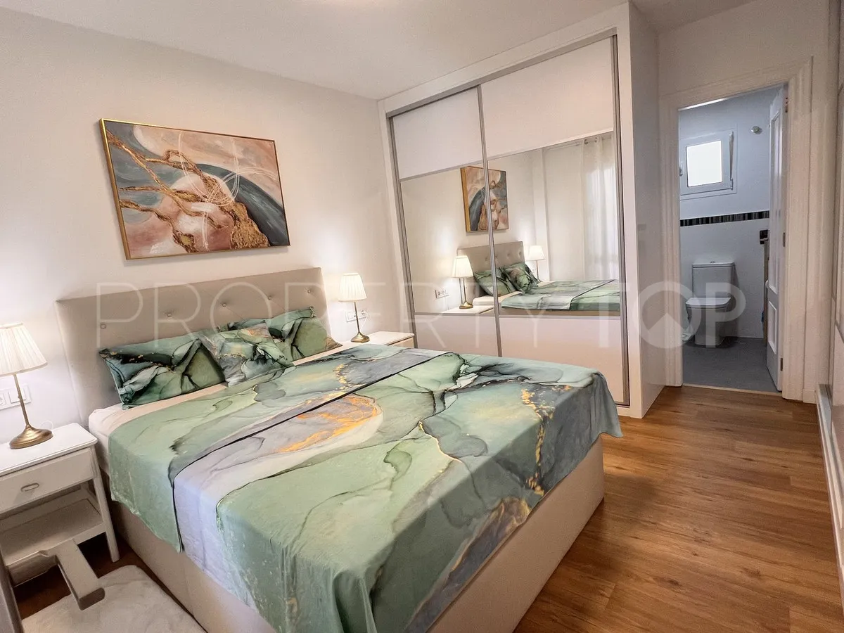 Buy apartment with 3 bedrooms in Fuengirola