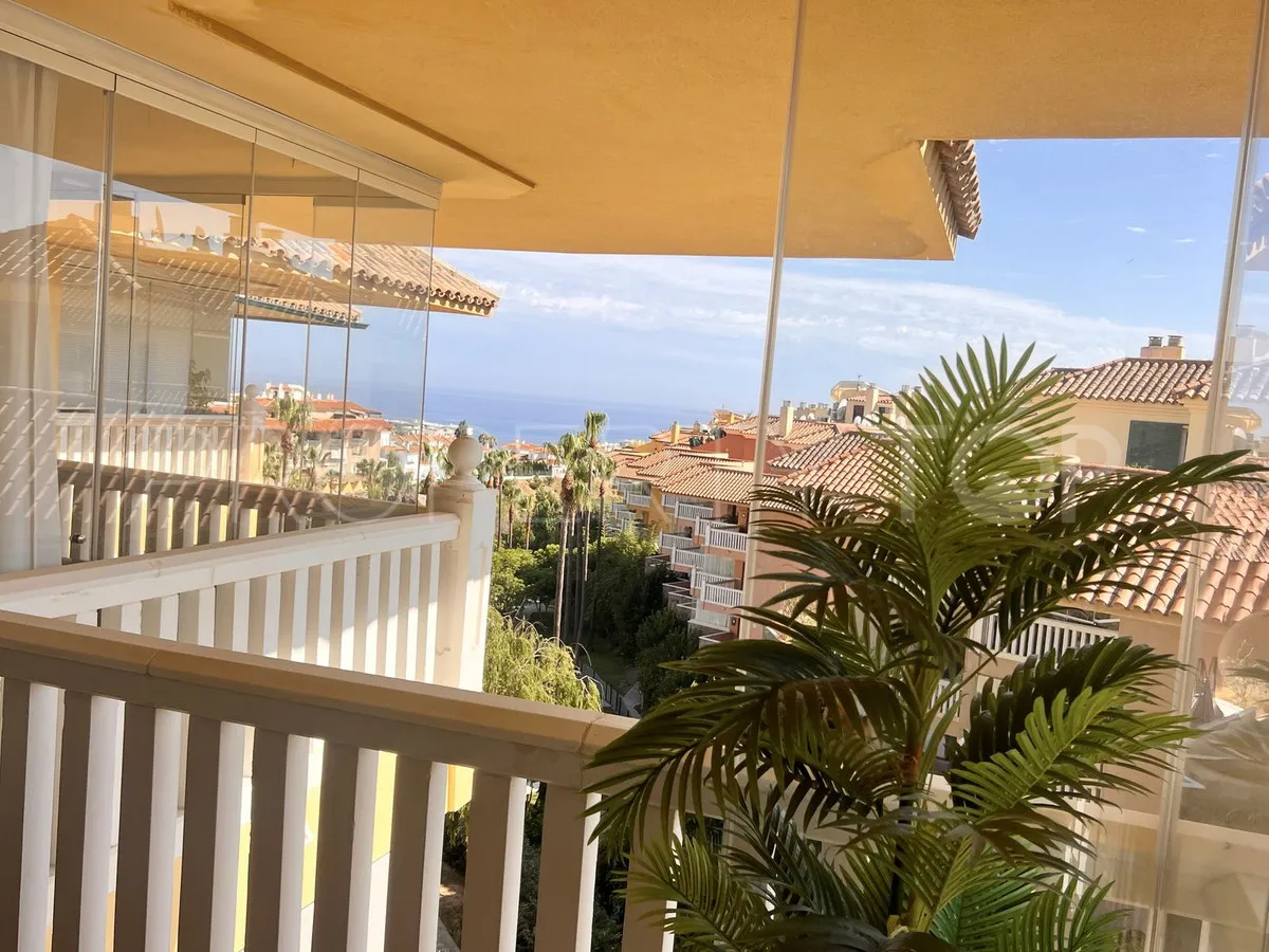 Buy apartment with 3 bedrooms in Fuengirola