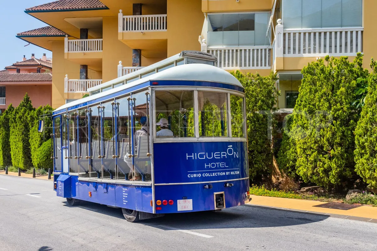 Buy apartment with 3 bedrooms in Fuengirola