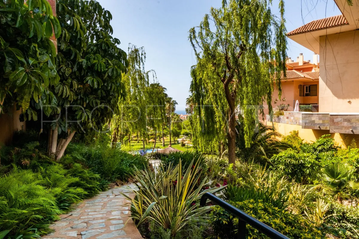 Buy apartment with 3 bedrooms in Fuengirola
