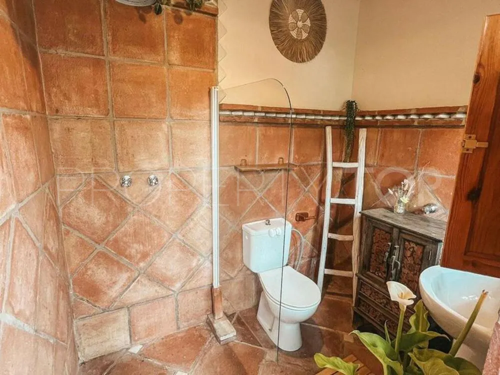 Comprar villa de 5 dormitorios en Nueva Andalucia