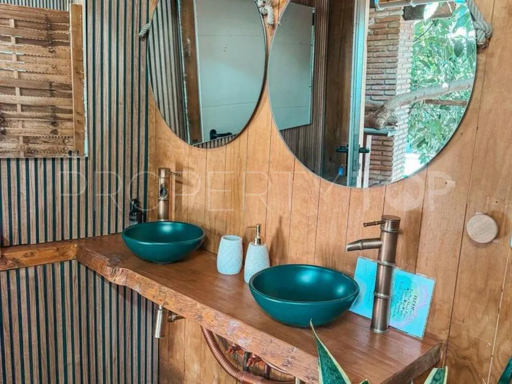 Comprar villa de 5 dormitorios en Nueva Andalucia