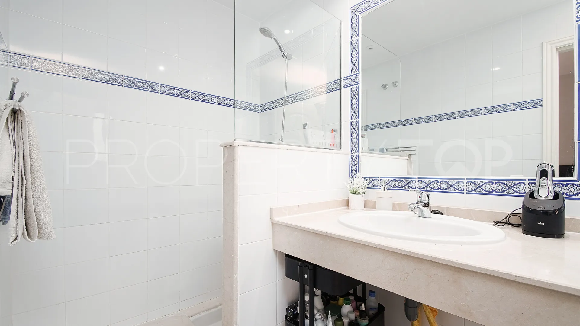 For sale Los Naranjos apartment with 3 bedrooms
