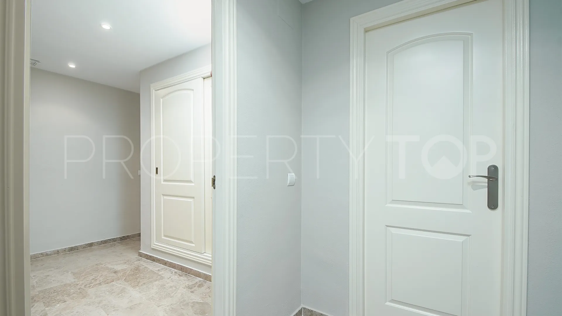 For sale Los Naranjos apartment with 3 bedrooms