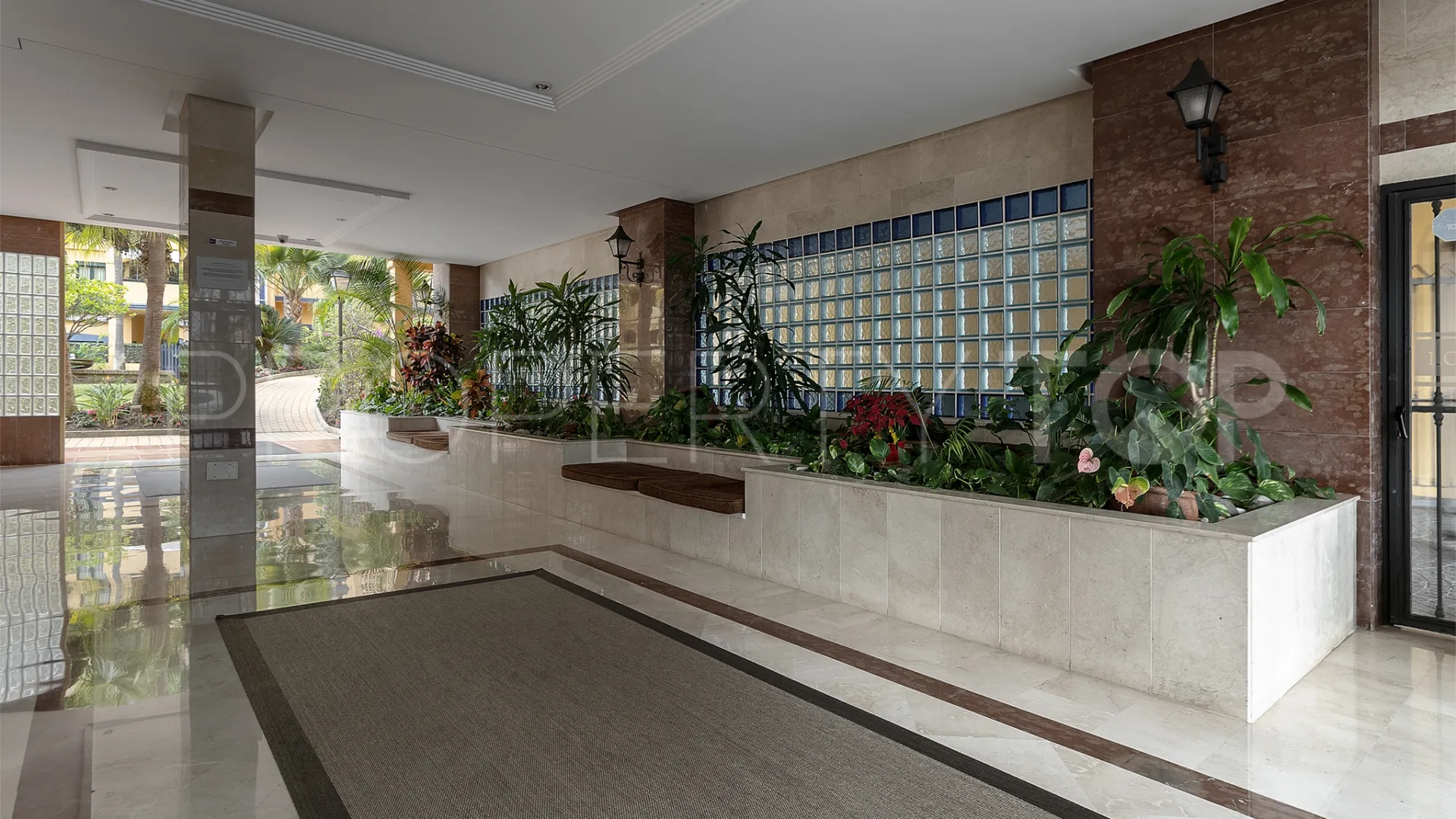 For sale Los Naranjos apartment with 3 bedrooms