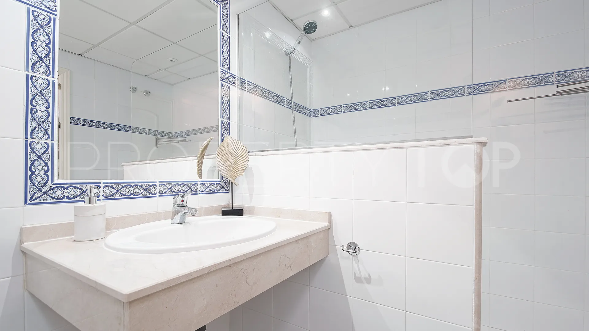 For sale Los Naranjos apartment with 3 bedrooms