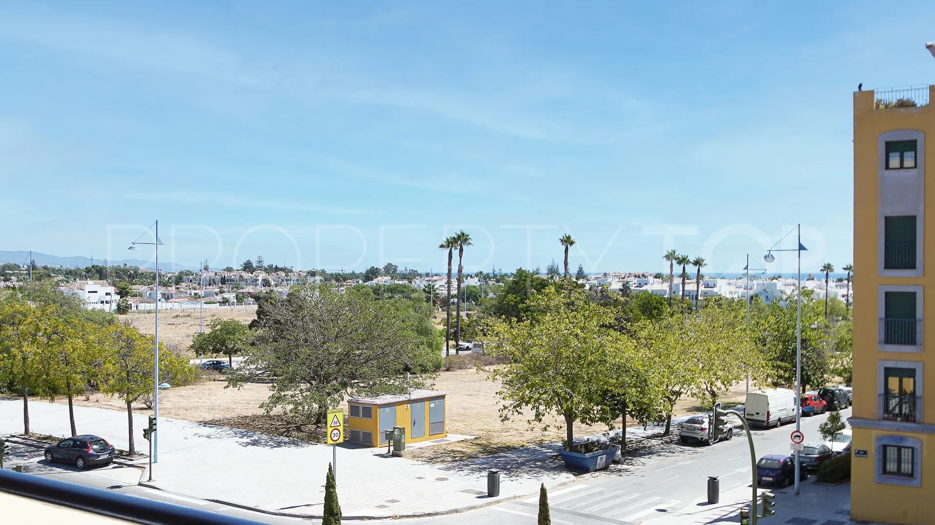 For sale Los Naranjos apartment with 3 bedrooms