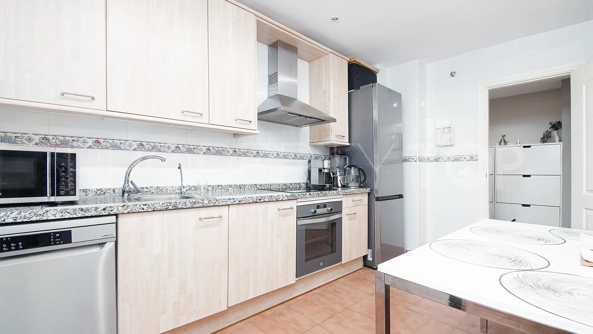 For sale Los Naranjos apartment with 3 bedrooms