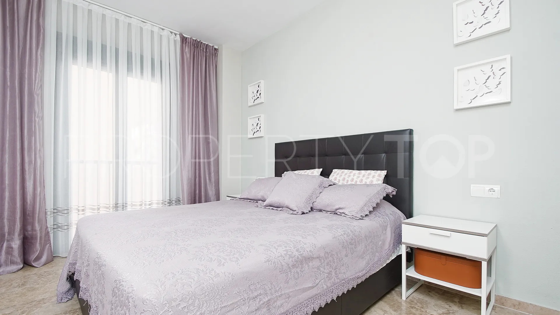 For sale Los Naranjos apartment with 3 bedrooms