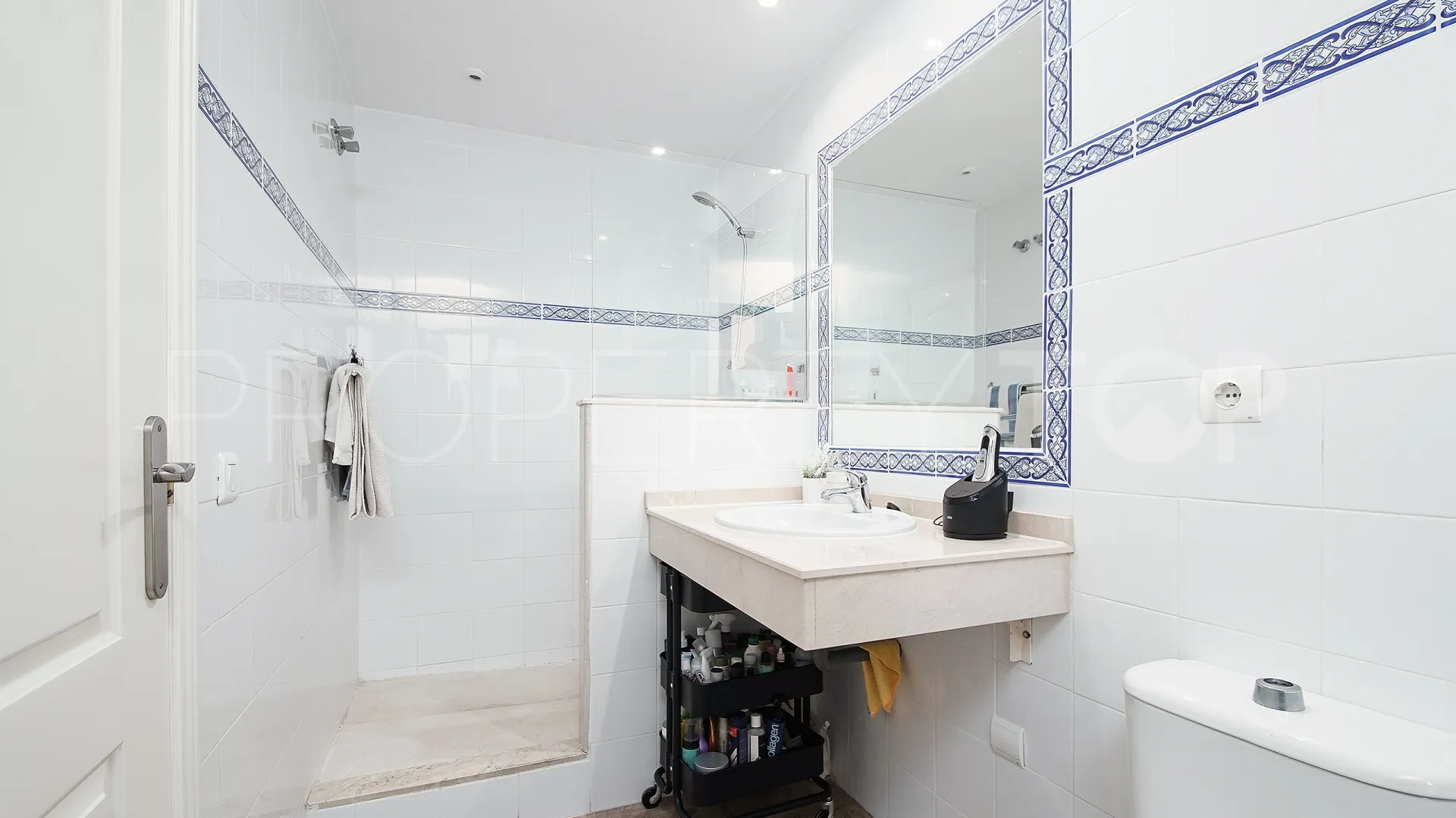 For sale Los Naranjos apartment with 3 bedrooms