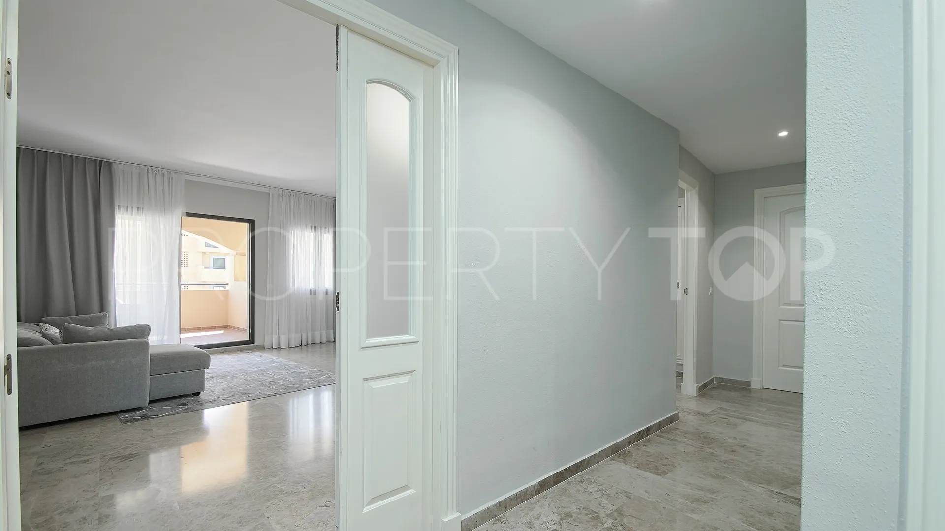 For sale Los Naranjos apartment with 3 bedrooms