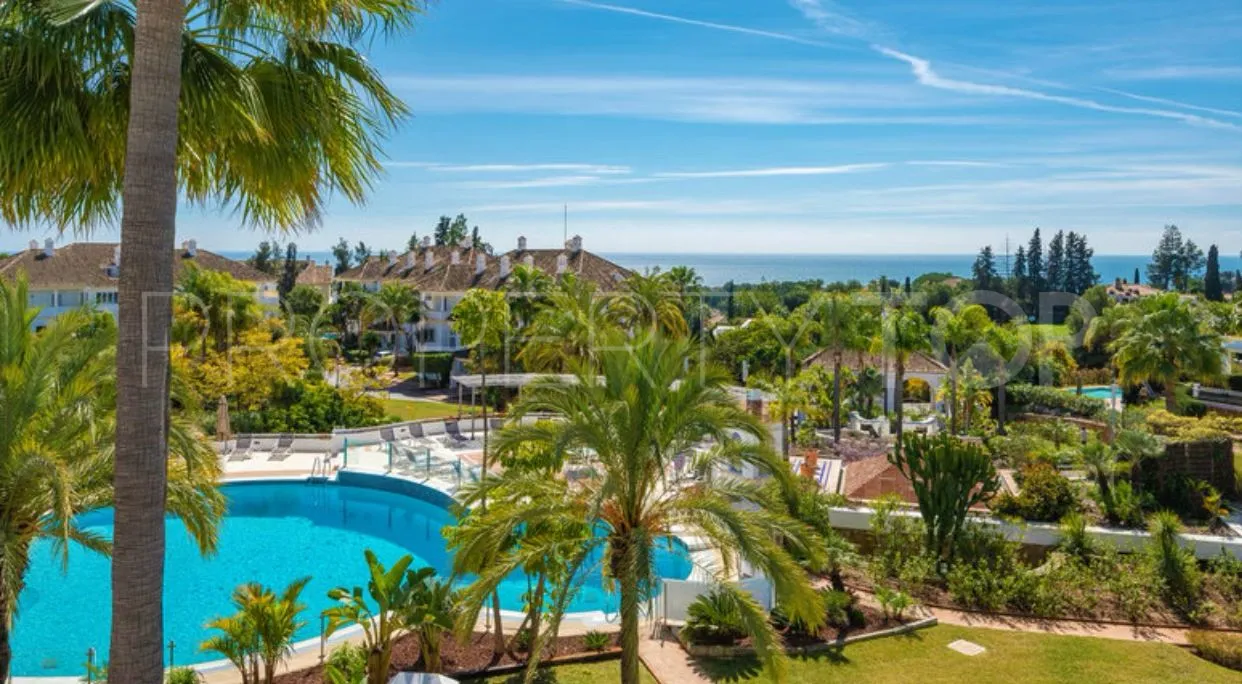 Se vende apartamento con 3 dormitorios en Lomas del Rey