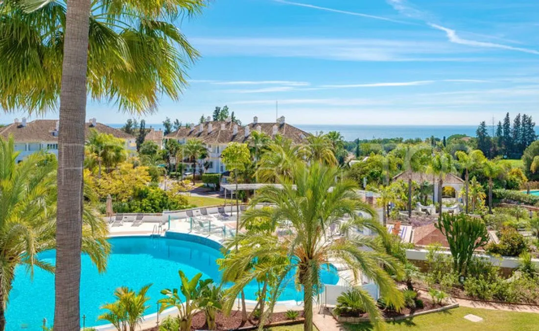 Se vende apartamento con 3 dormitorios en Lomas del Rey