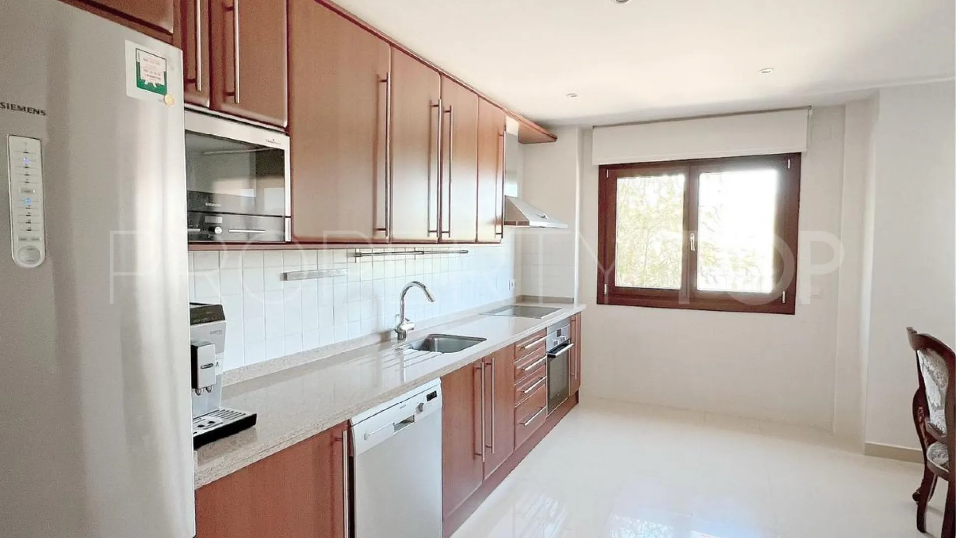 Se vende apartamento con 3 dormitorios en Lomas del Rey