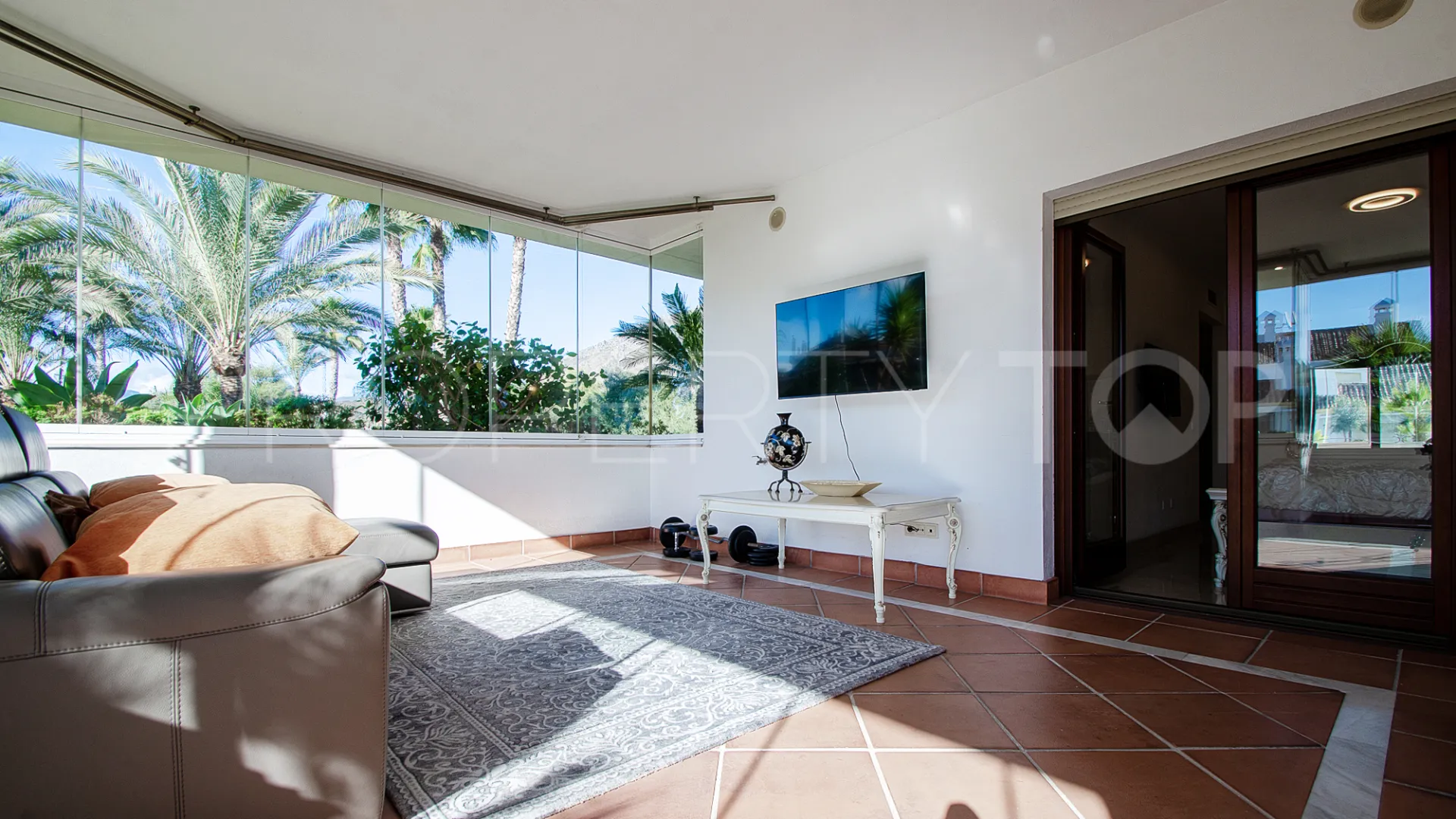 Se vende apartamento con 3 dormitorios en Lomas del Rey