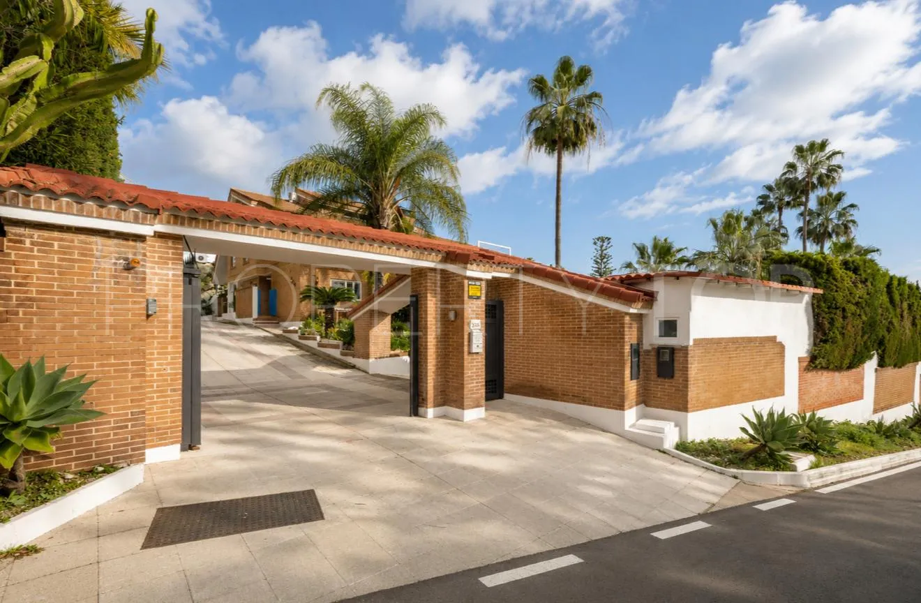 Villa with 8 bedrooms for sale in El Paraiso