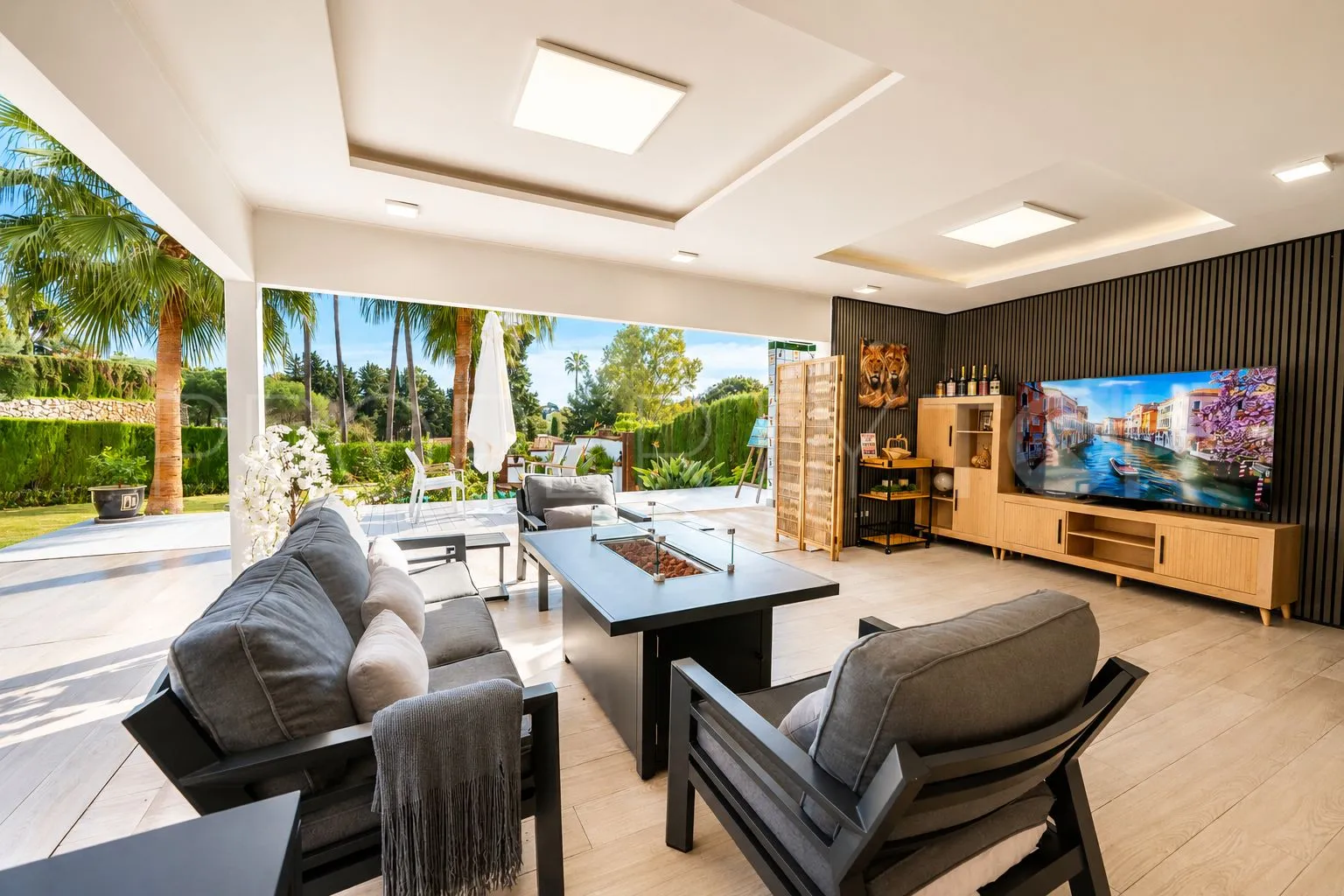 Villa with 8 bedrooms for sale in El Paraiso