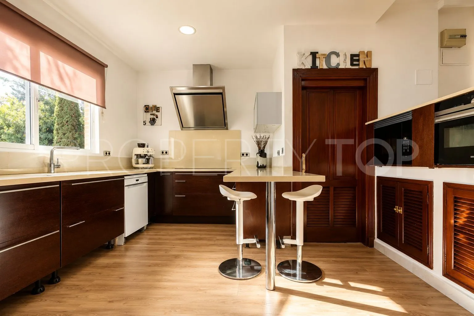 Villa with 8 bedrooms for sale in El Paraiso