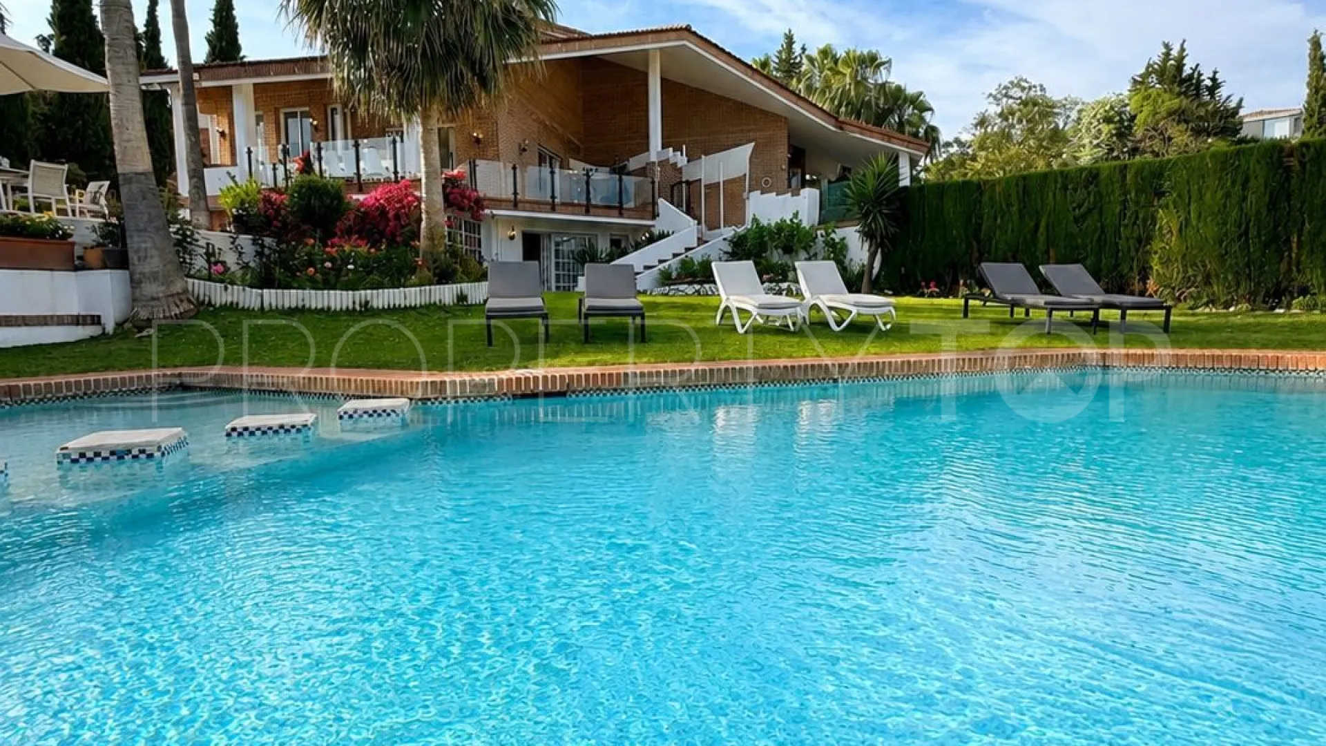 Villa with 8 bedrooms for sale in El Paraiso