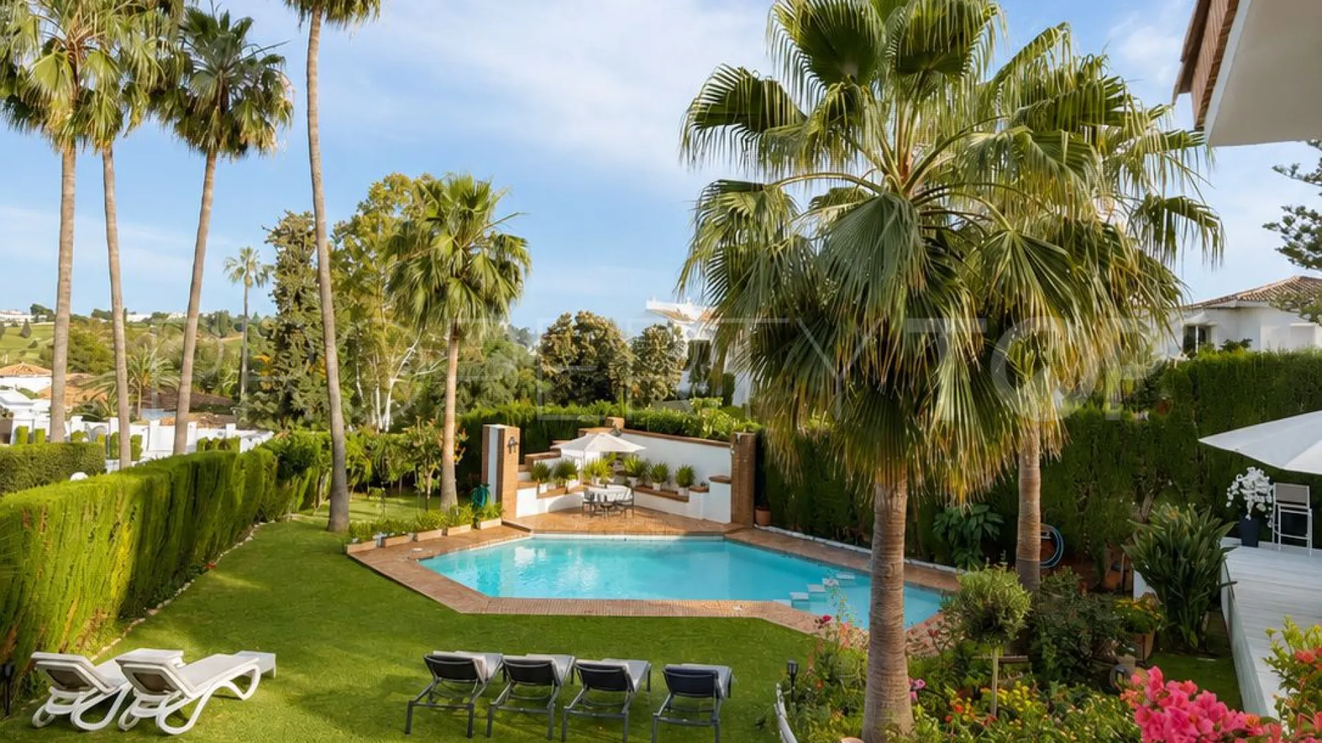Villa with 8 bedrooms for sale in El Paraiso