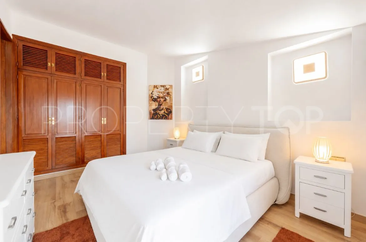 Villa with 8 bedrooms for sale in El Paraiso
