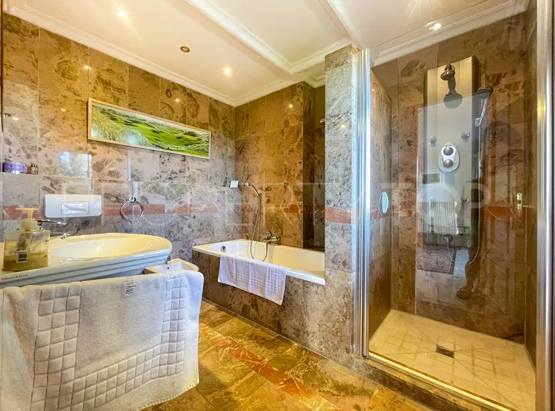 6 bedrooms villa for sale in El Rosario