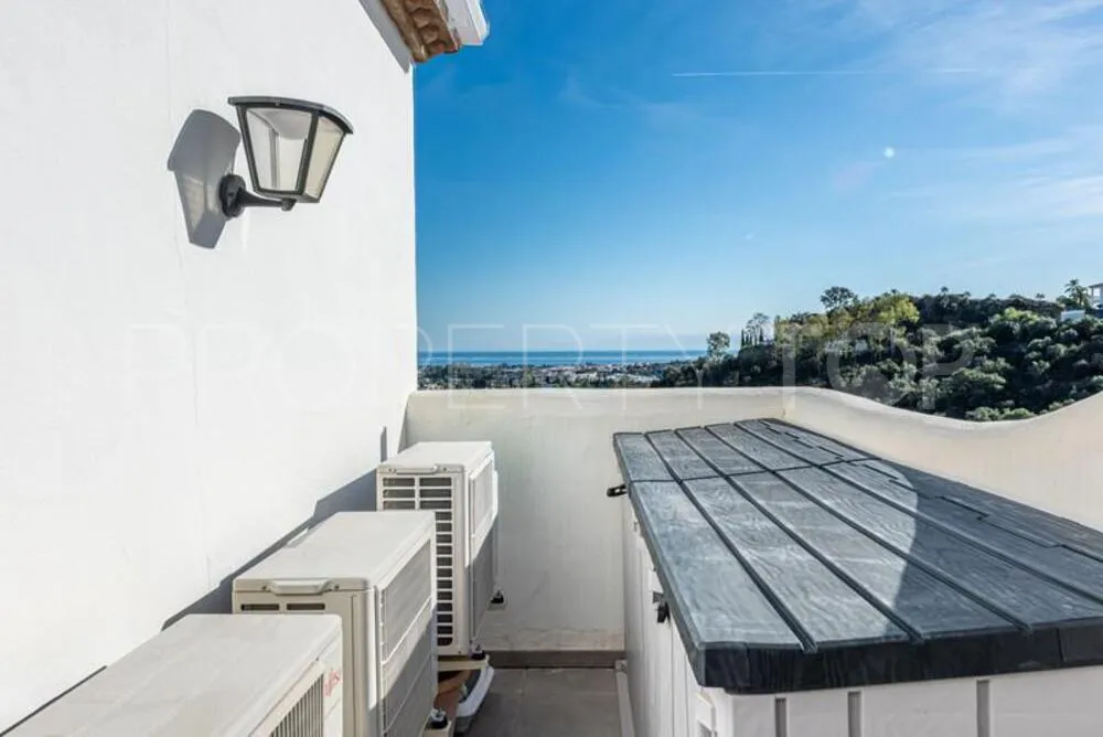 For sale penthouse in Los Arqueros with 2 bedrooms