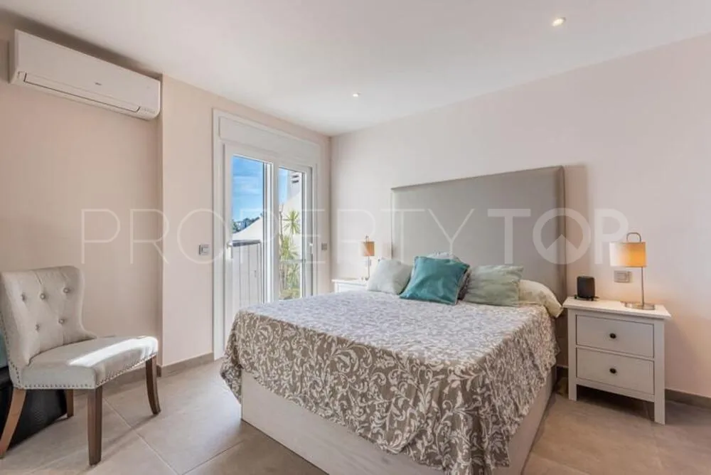 For sale penthouse in Los Arqueros with 2 bedrooms